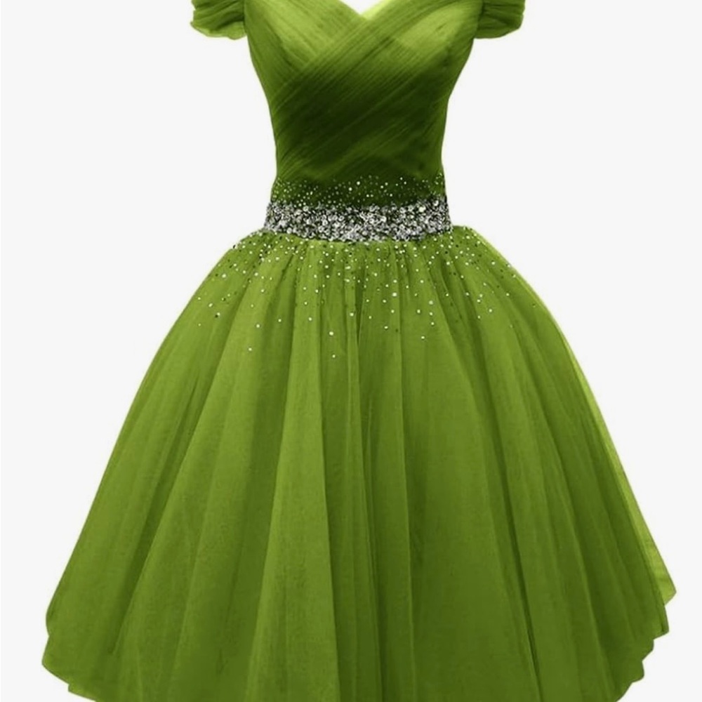 Chic Green Prom Dress with Embellished Waist